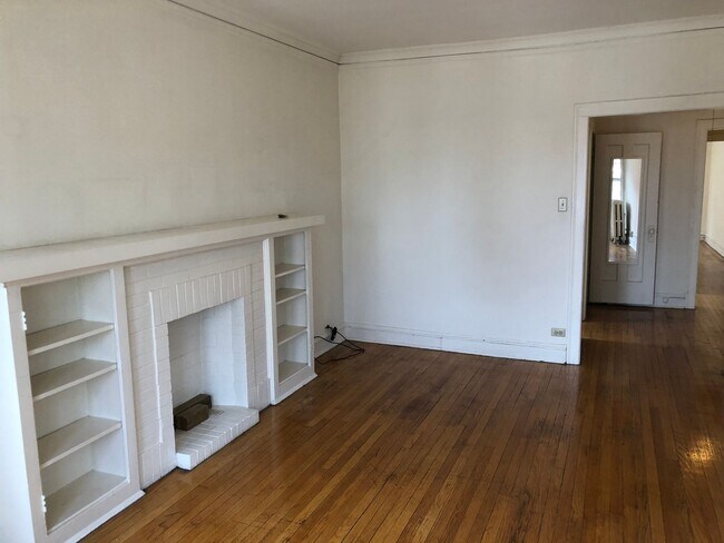 Building Photo - Spacious Lincoln Square