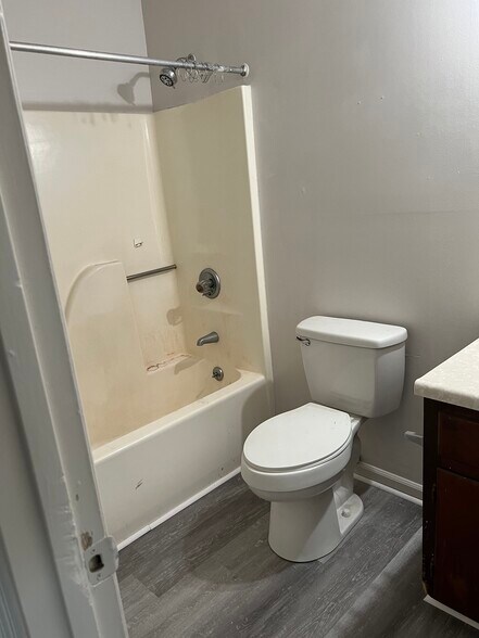 Bathroom - 1915 Patterson Ct
