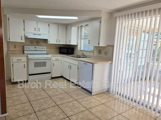 Building Photo - 3136 Elkridge Dr