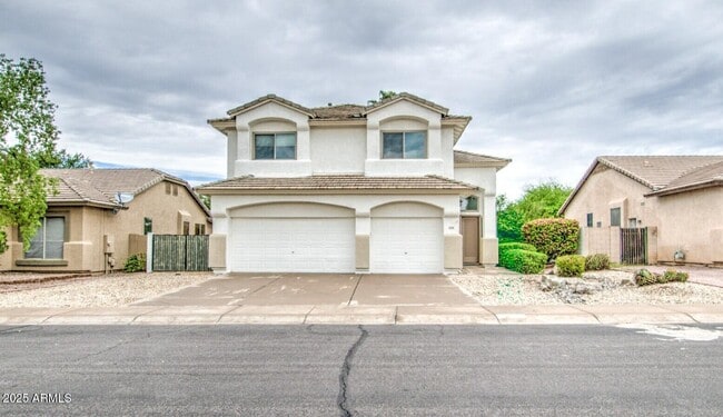 Building Photo - 3938 E San Pedro Ave