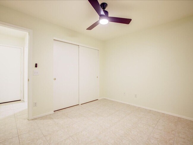 Building Photo - 3 Bedroom 2 Bathroom