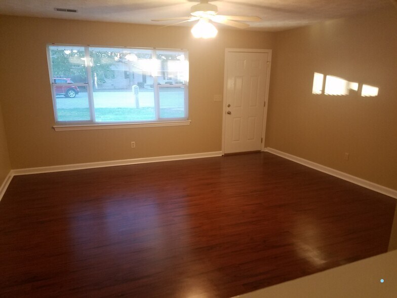 Living room - 1822 A, Lela Lane