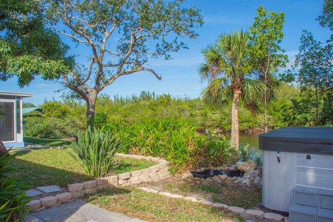 Building Photo - 922 Jackson Way