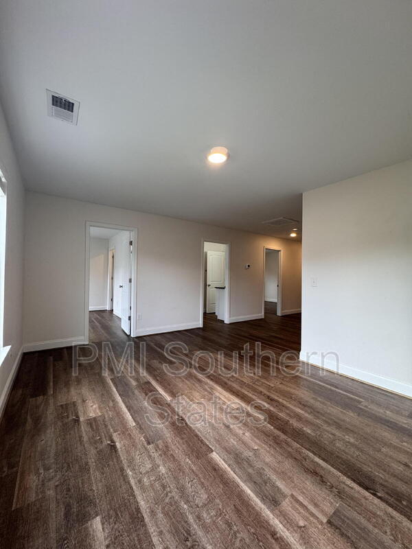 Building Photo - 6 Solis Ct