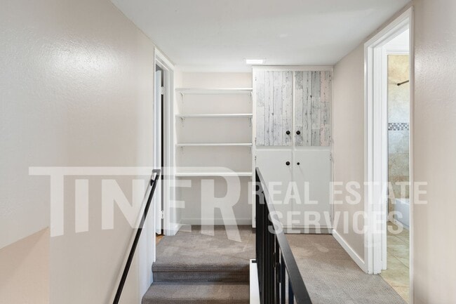 Building Photo - 6167 Oakgreen Cir