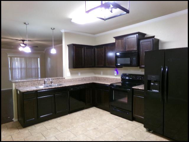 Building Photo - 9112 Pleasant Valley Dr