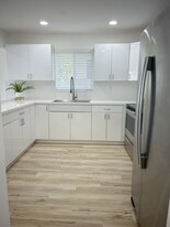 Building Photo - 322 SW 31st Ave