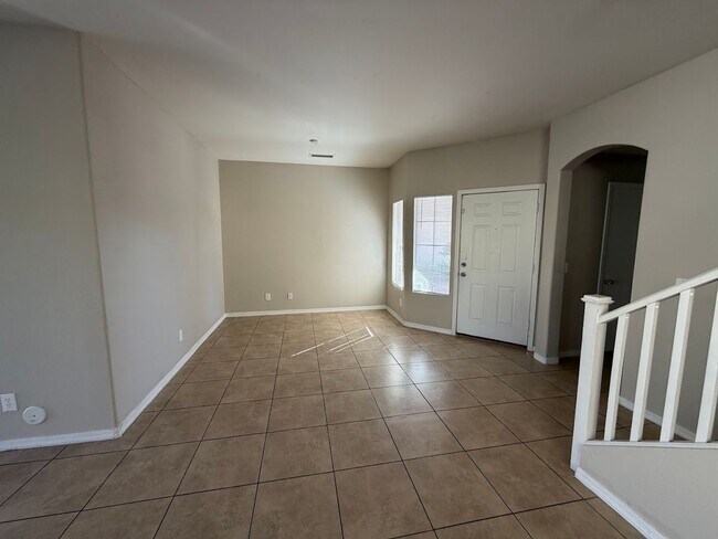 Building Photo - Beautiful Home for Rent in Avondale!