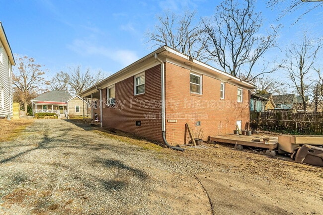 Building Photo - 208 E Geer St