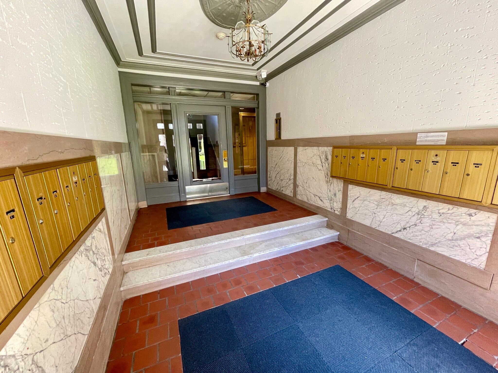 Building Photo - 141 Englewood Ave