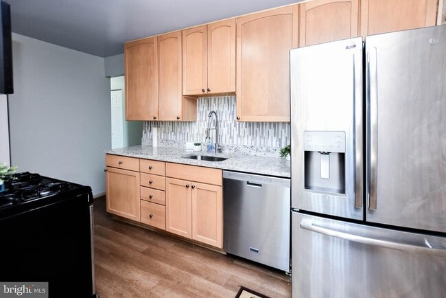 Building Photo - 3319 Huntley Sq Dr