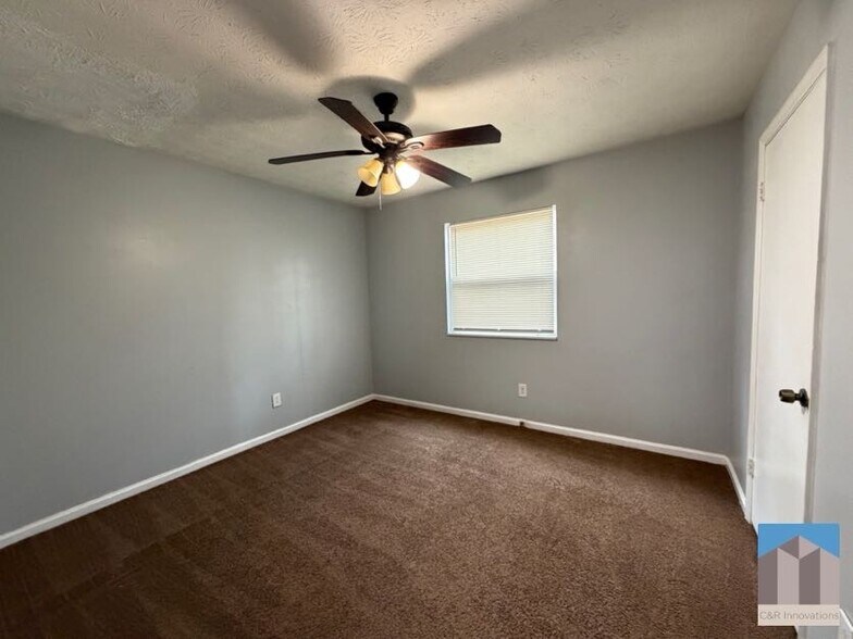 Building Photo - 804 Emerald Forest Cir