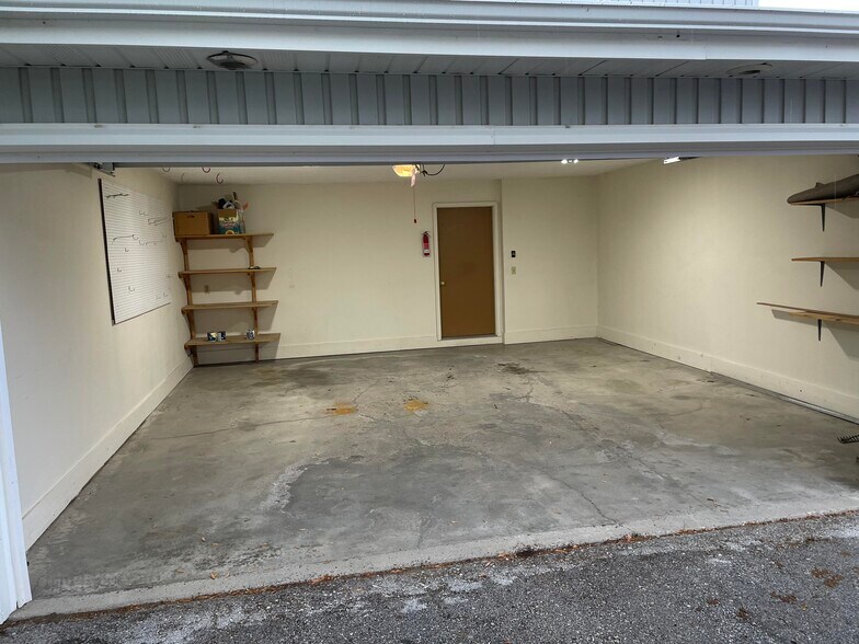 2-Car Garage - 1505 Little Bluestem Ct