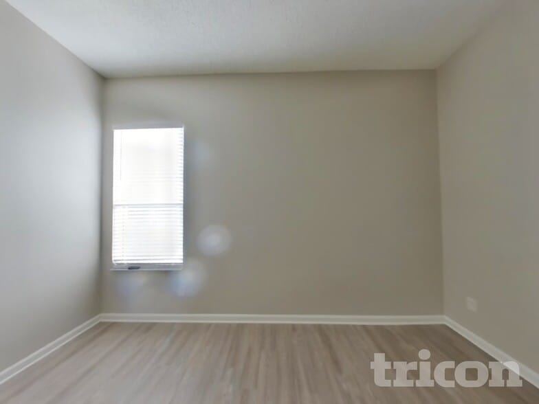 Building Photo - 3264 Abbeyfield Dr E