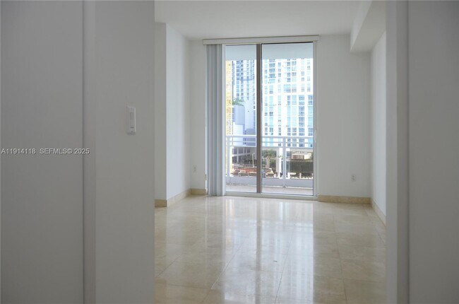 Building Photo - 901 Brickell Key Blvd