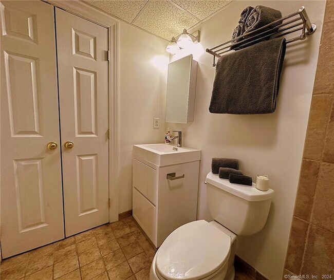 Building Photo - 145 Canal St E