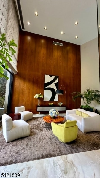 Building Photo - 1 Claridge Dr