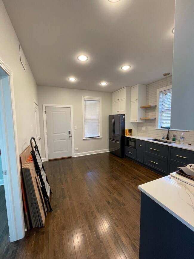 Building Photo - 5330 W 23rd Pl