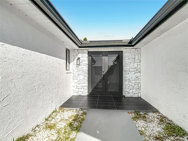 Building Photo - 9920 San Mateo Way