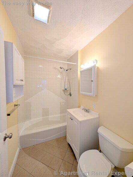 Building Photo - 615 Boston Ave