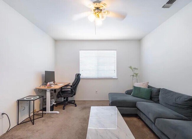 Building Photo - 5742 W Palo Alto Ave