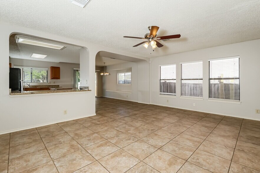 Building Photo - 2919 Quiet Plain Dr