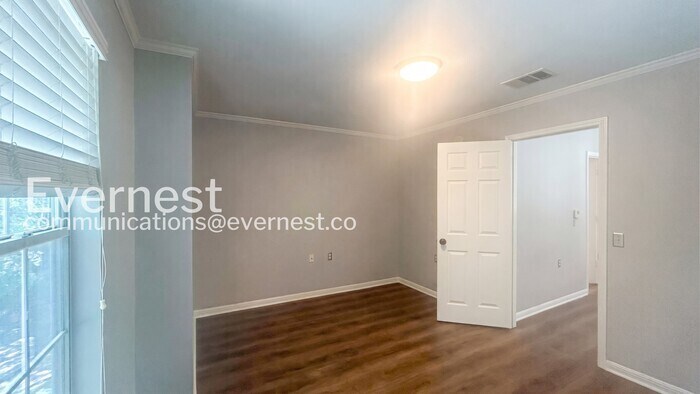 Building Photo - 1136 Emmitt Run