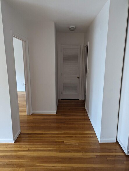 Building Photo - 525 Highland Ave