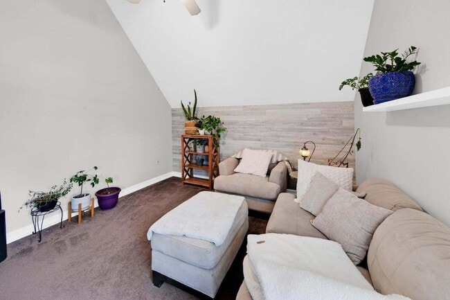 Building Photo - 2216 Calle De Pizzaro