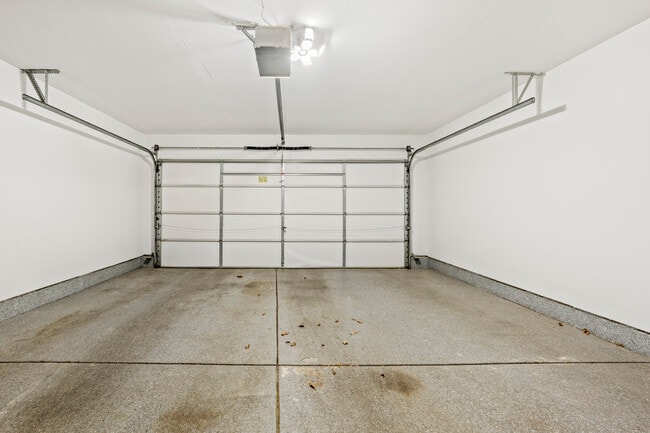 Building Photo - 2106 Rugen Rd