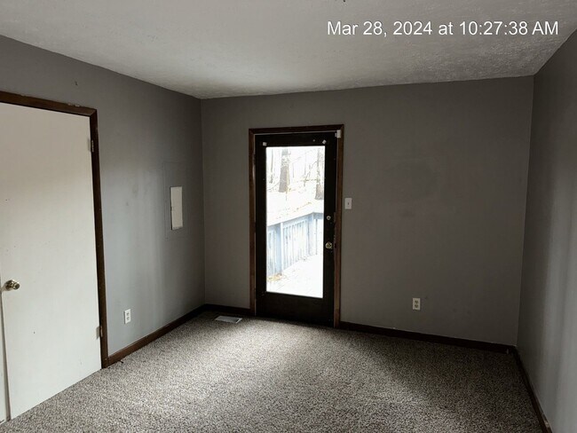 Building Photo - 6468 Kelmscot Ct
