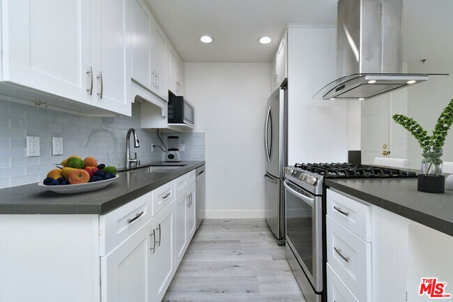 Building Photo - 4501 Cedros Ave