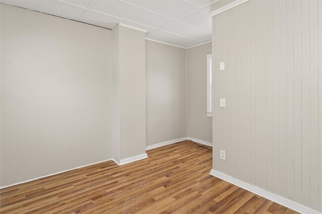 Building Photo - 127 Conkey Ave