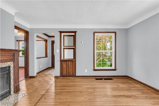 Building Photo - 5807 Orchard Ave