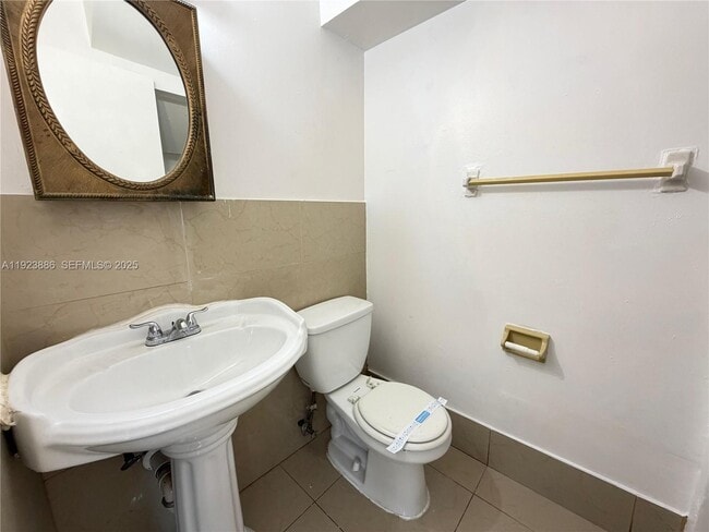 Building Photo - 5327 NW 27th St