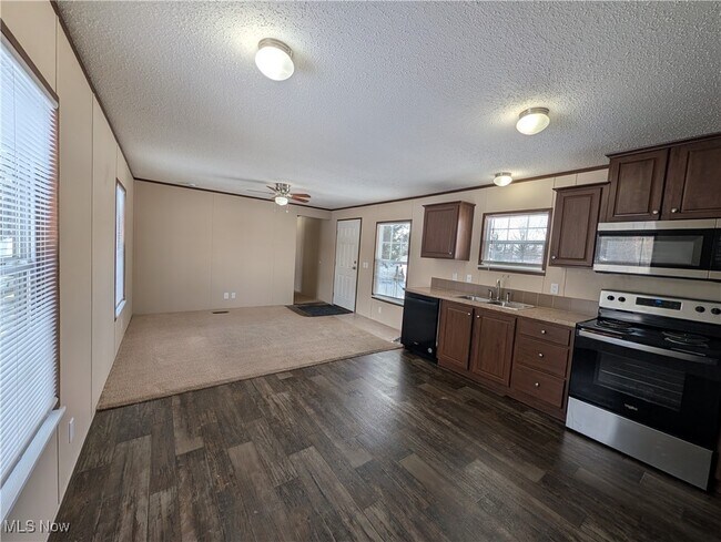 Building Photo - 235 Chaucer Ct