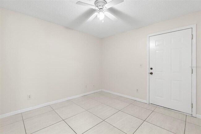 Building Photo - 5204 Creekmore Ln