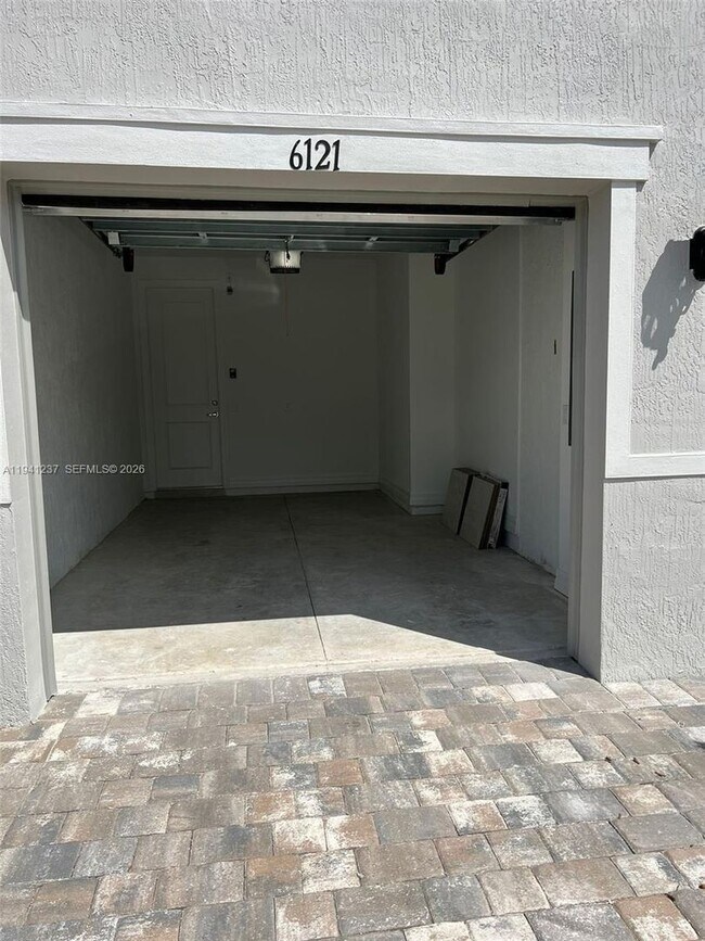 Building Photo - 6121 Rancho Ln