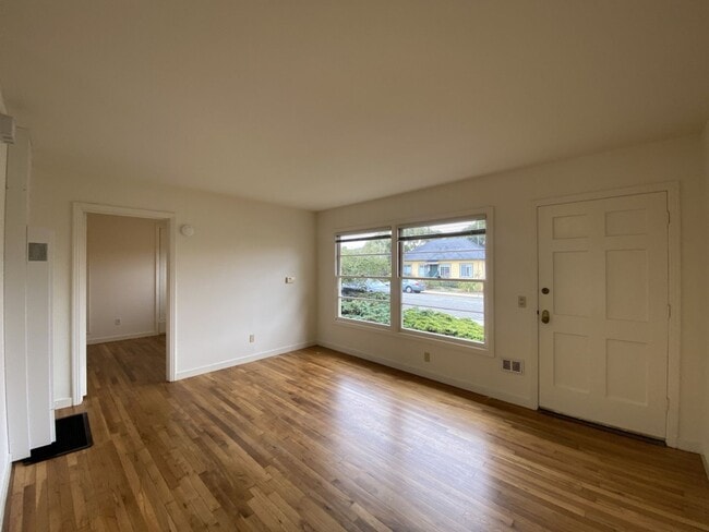 Building Photo - 635 Gibson Ave