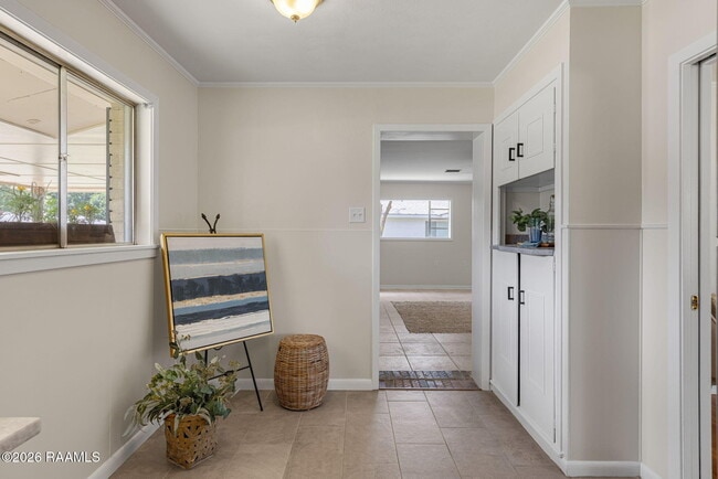 Building Photo - 209 Karen Dr