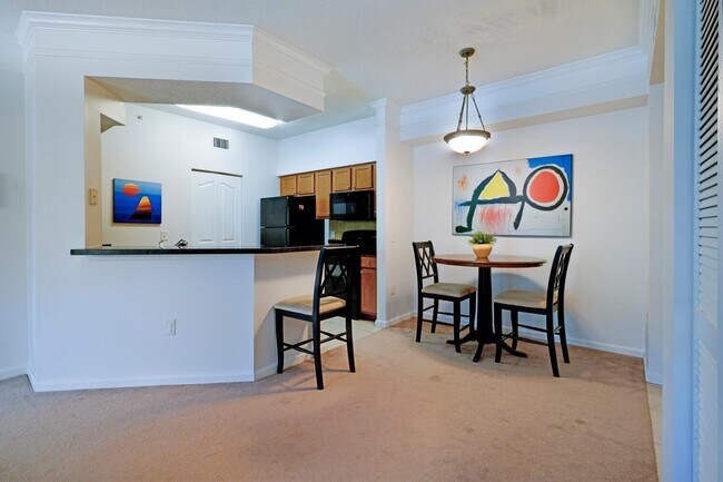 Building Photo - 5205 Myrtlewood Cir E
