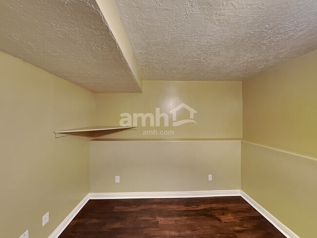 Building Photo - 948 W 1400 N