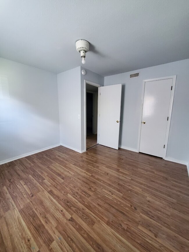 Building Photo - 718 S 24th St