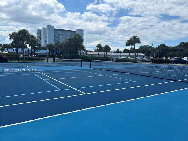 Building Photo - 5151 N Hwy A1A