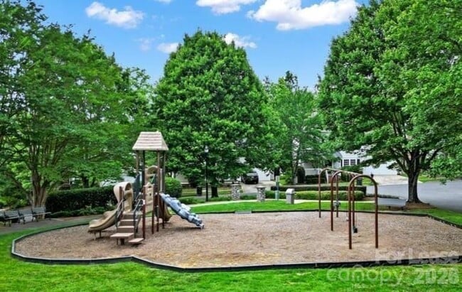 Building Photo - 11729 Royal Castle Ct