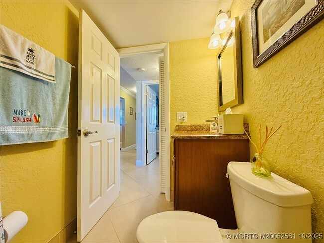 Building Photo - 7440 S Ocean Dr