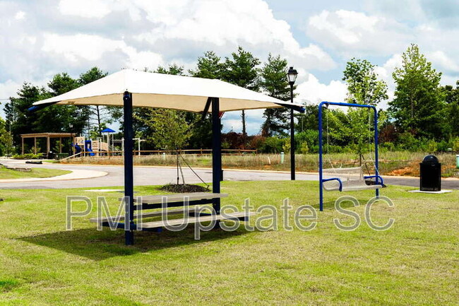 Building Photo - 753 Embark Cir