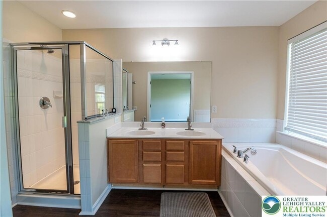 Building Photo - 8475 Putnam Ct