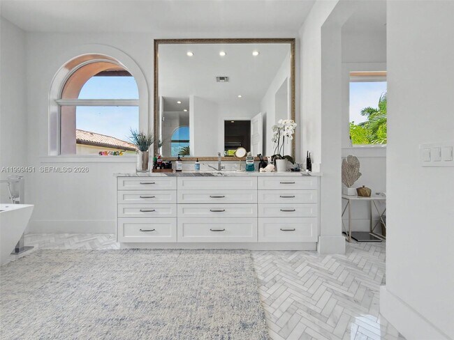 Building Photo - 13689 Deering Bay Dr