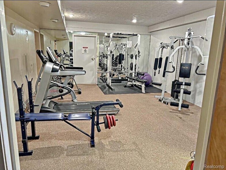 Building Photo - 18411 University Park Dr